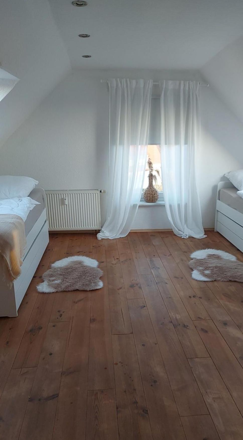 Stilvolle Ferienwohnung Free Parking, Space, Wlan Niestetal Exterior foto
