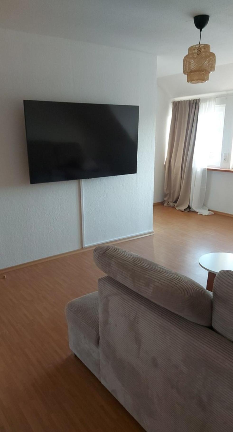 Stilvolle Ferienwohnung Free Parking, Space, Wlan Niestetal Exterior foto